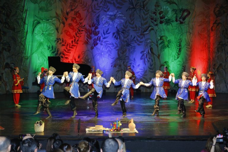 Dövlət Uşaq Filarmoniyası tamaşaçıları bayram konserti ilə sevindirdi [FOTOLAR]
